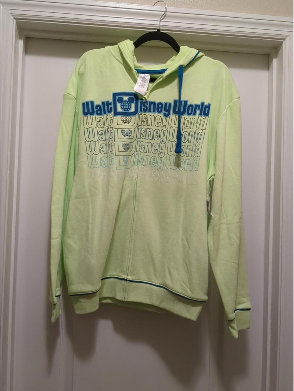 NWT WALT DISNEY WORLD Disney Parks ZIP UP HOODED SWEATSHIRT SIZE M